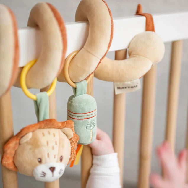 Spirale d'activités suspendue Léon le Lion 25 cm – Nattou 🦁 NATTOU