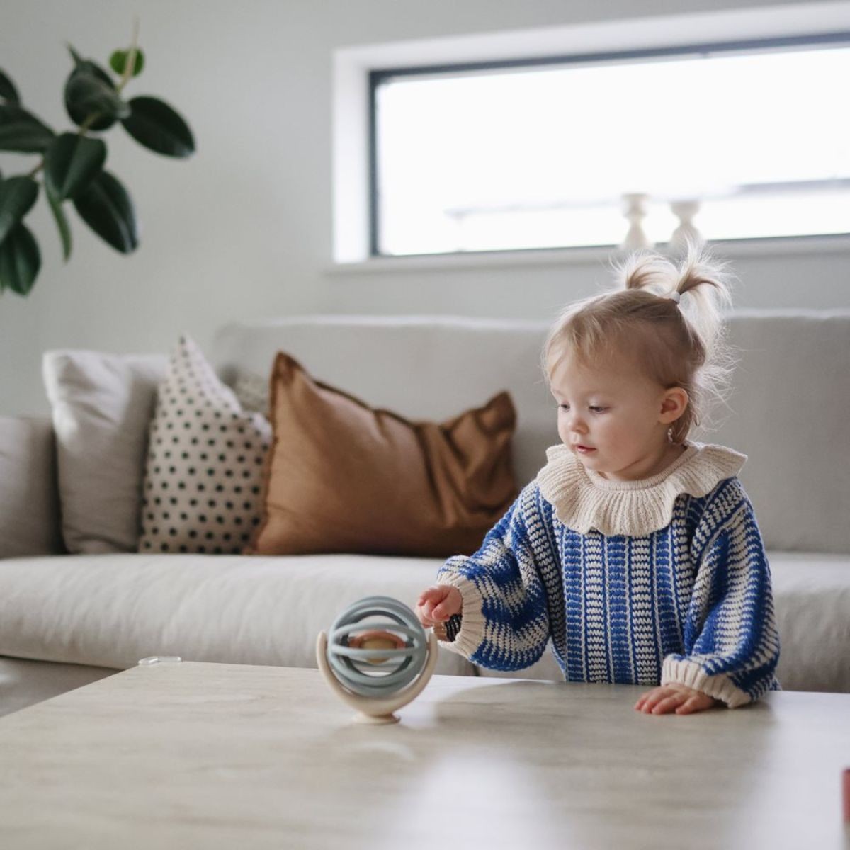 Suction Spinner Ball Mushie – Jouet sensoriel à ventouse – Dès 10 mois mushie