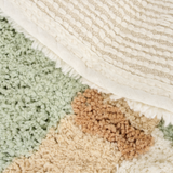 Tapis enfant crocodile en coton bio : le choix idéal pour une chambre chaleureuse, confortable et pleine de charme.
