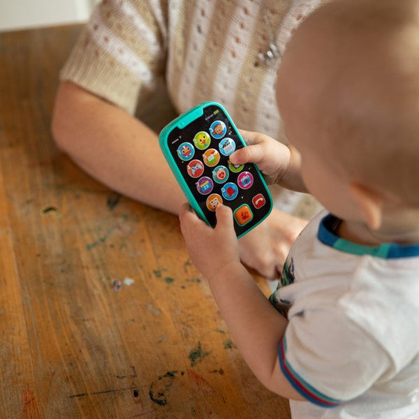 Ce téléphone bébé est idéal pour les enfants qui aiment imiter leurs parents