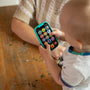 Ce téléphone bébé est idéal pour les enfants qui aiment imiter leurs parents