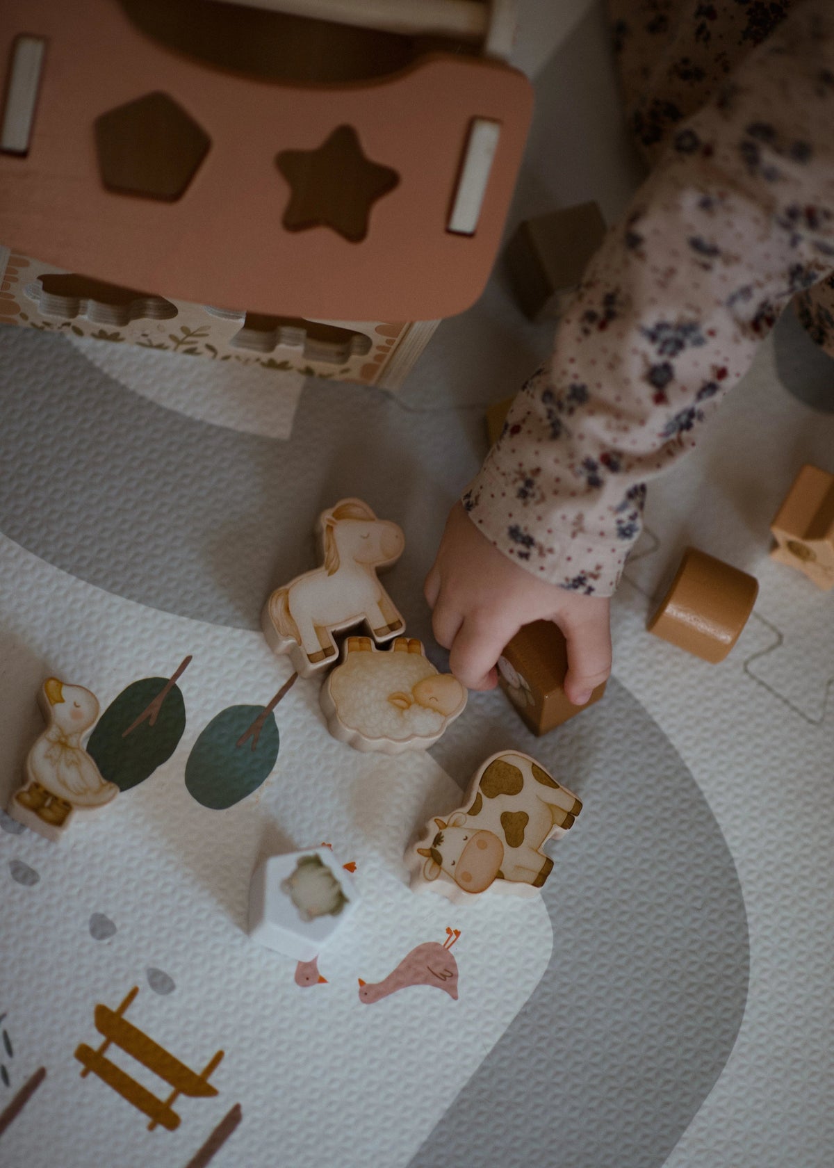 Tiny Barn – Jeu de tri de formes en bois “Ferme magique” MRS ERTHA