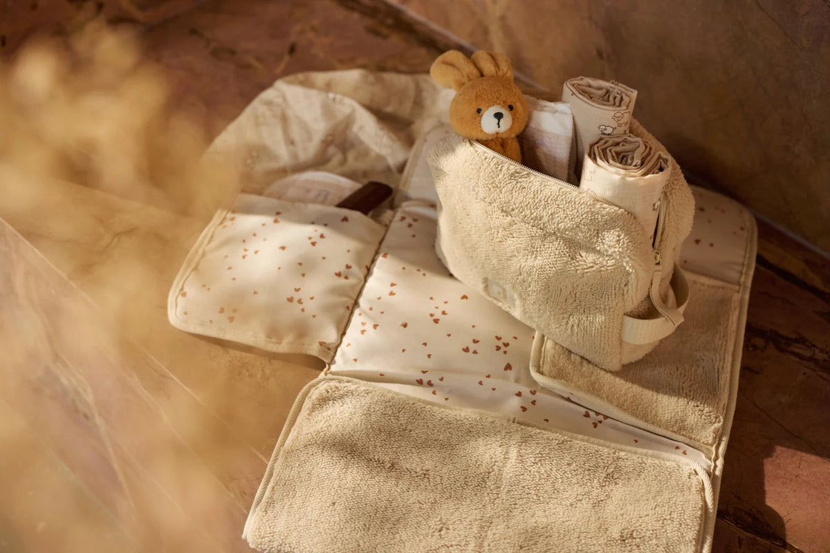 Trousse de soins Fluffy Sand – Pochette bébé & maman JOLLEIN