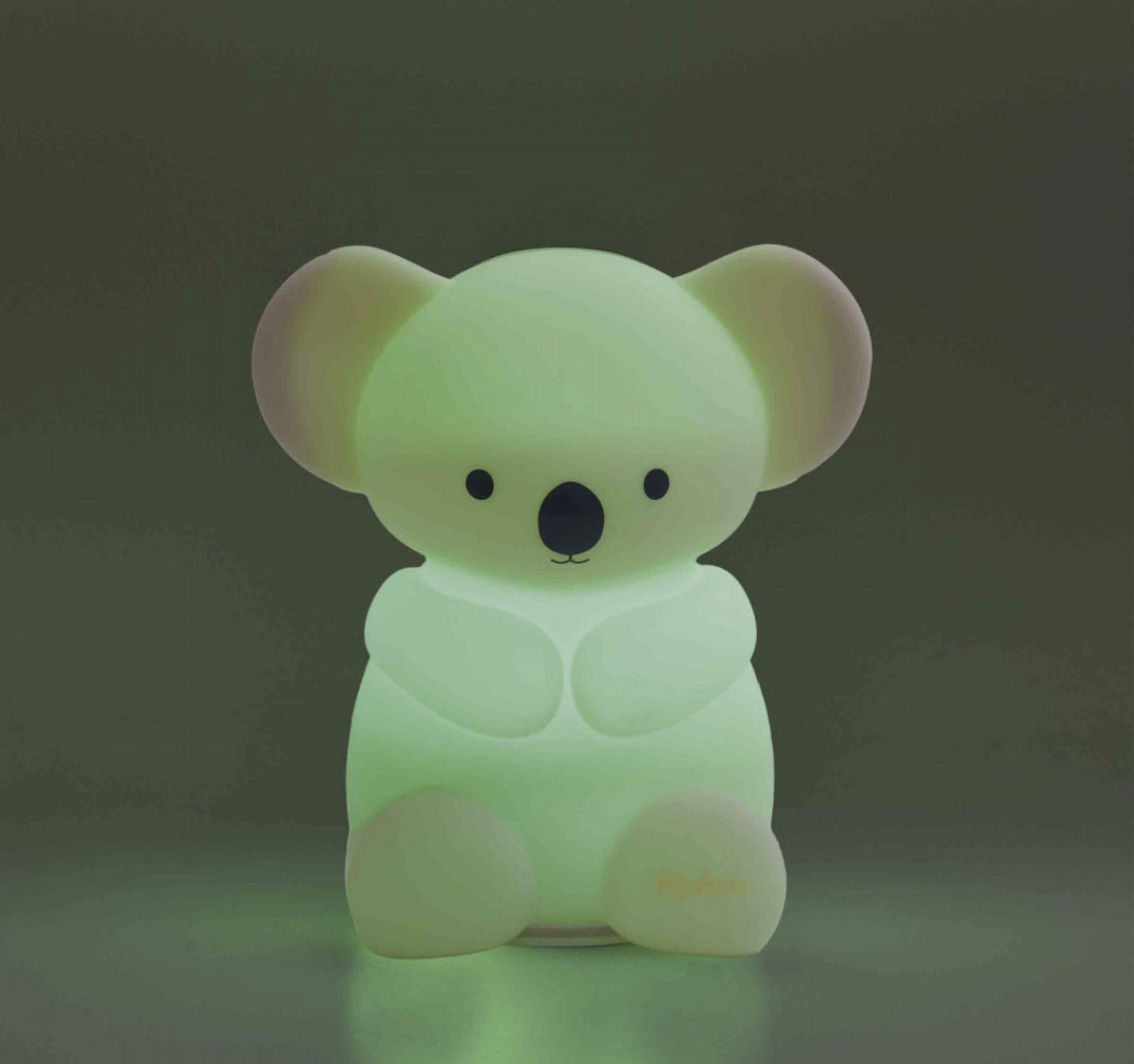 Veilleuse bébé en silicone souple dès la naissance. Lumière douce, rechargeable USB et format nomade.