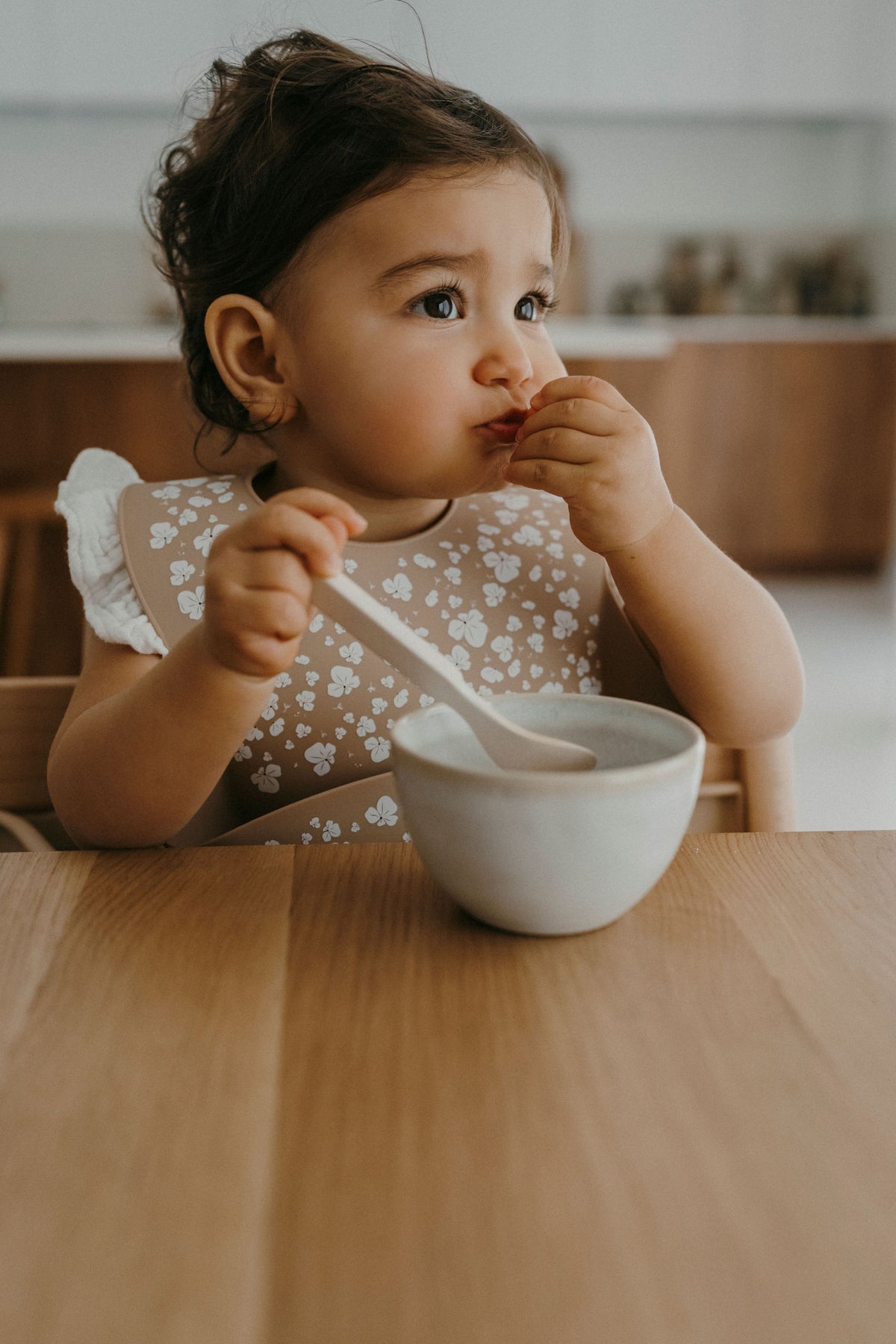 Bavoir en silicone – Pois de senteur