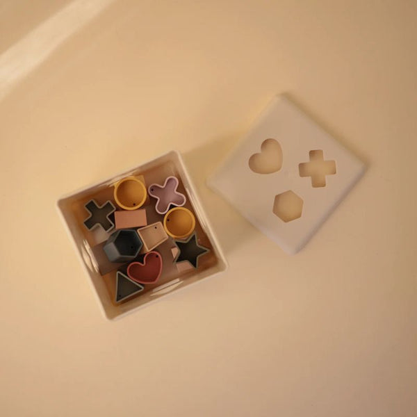 Boîte à Formes beige mushie