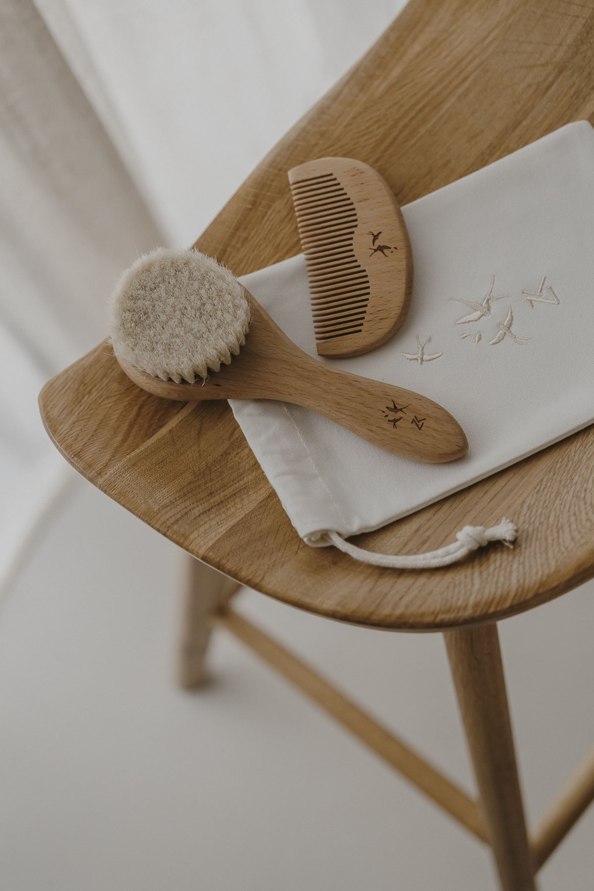 Set de brosse & peigne en bois - Collection Hirondelles