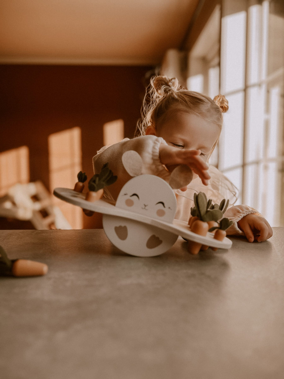 Offrez à votre enfant l’Échelle de Lapin 🐇, un puzzle en bois Montessori sûr et éducatif pour développer motricité, équilibre et créativité dès 3 ans.