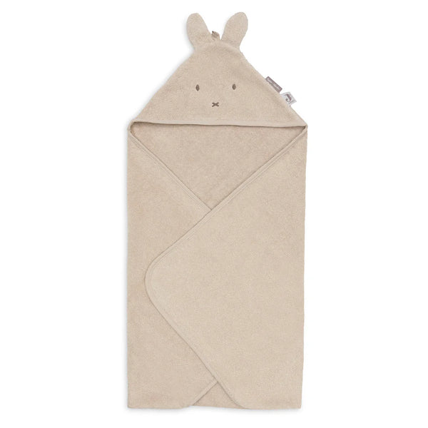 Cape de bain bébé Miffy 75x75cm, douce et ultra-absorbante. Capuche intégrée, éponge moelleuse et design réversible pour garder bébé bien au sec après le bain.