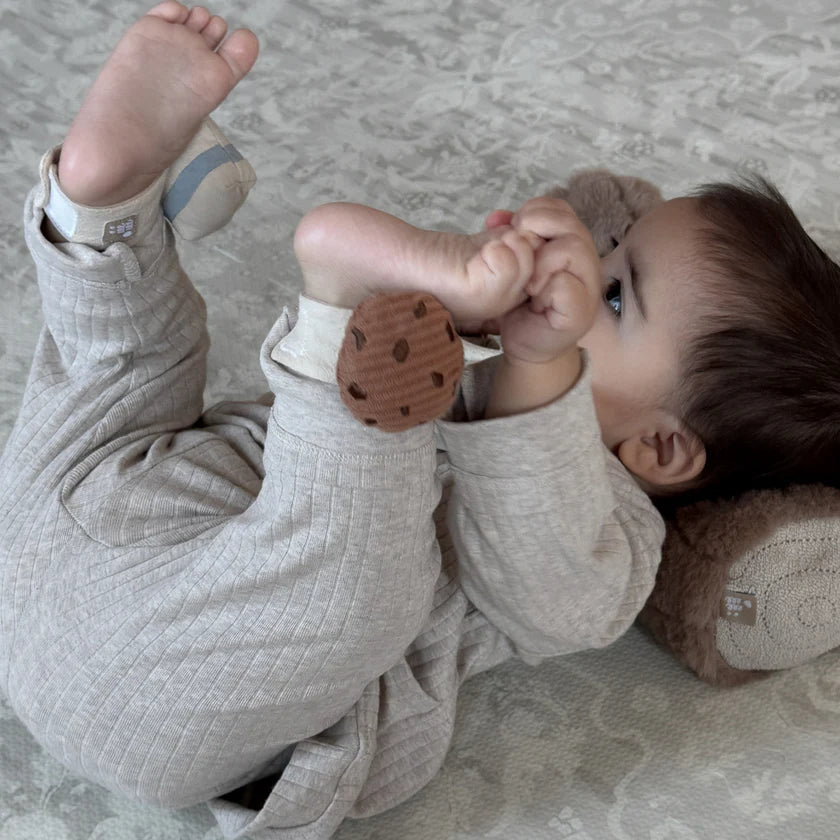 Hochet de poignet lait et cookie