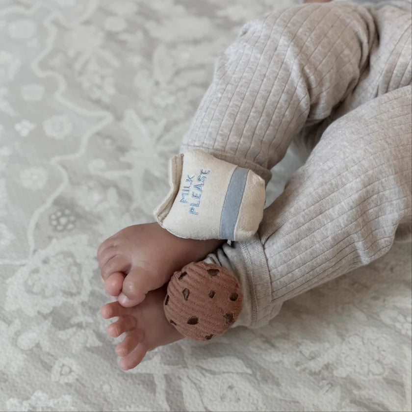 Hochet de poignet lait et cookie