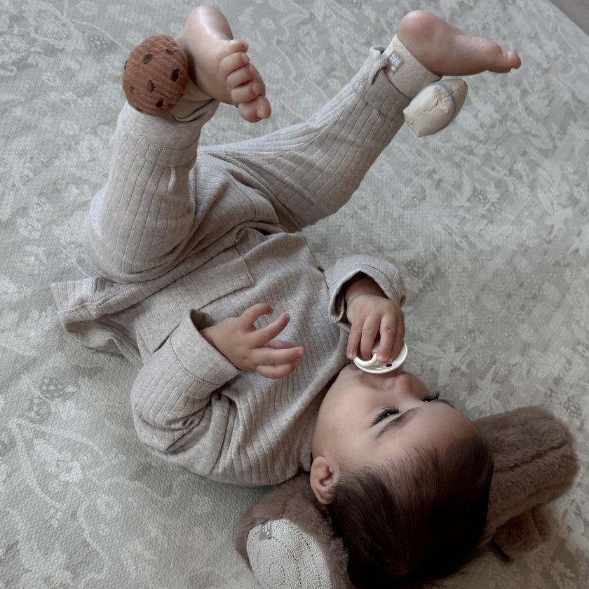 Hochet de poignet lait et cookie