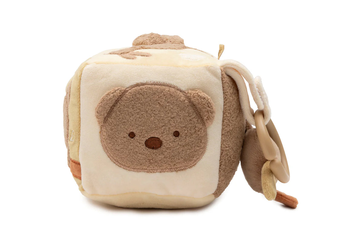 Cube d’activités bébé Kangourou avec miroir, grelots, tissu qui craque et figurines d’animaux. Stimule la motricité, l’éveil sensoriel et le jeu interactif.