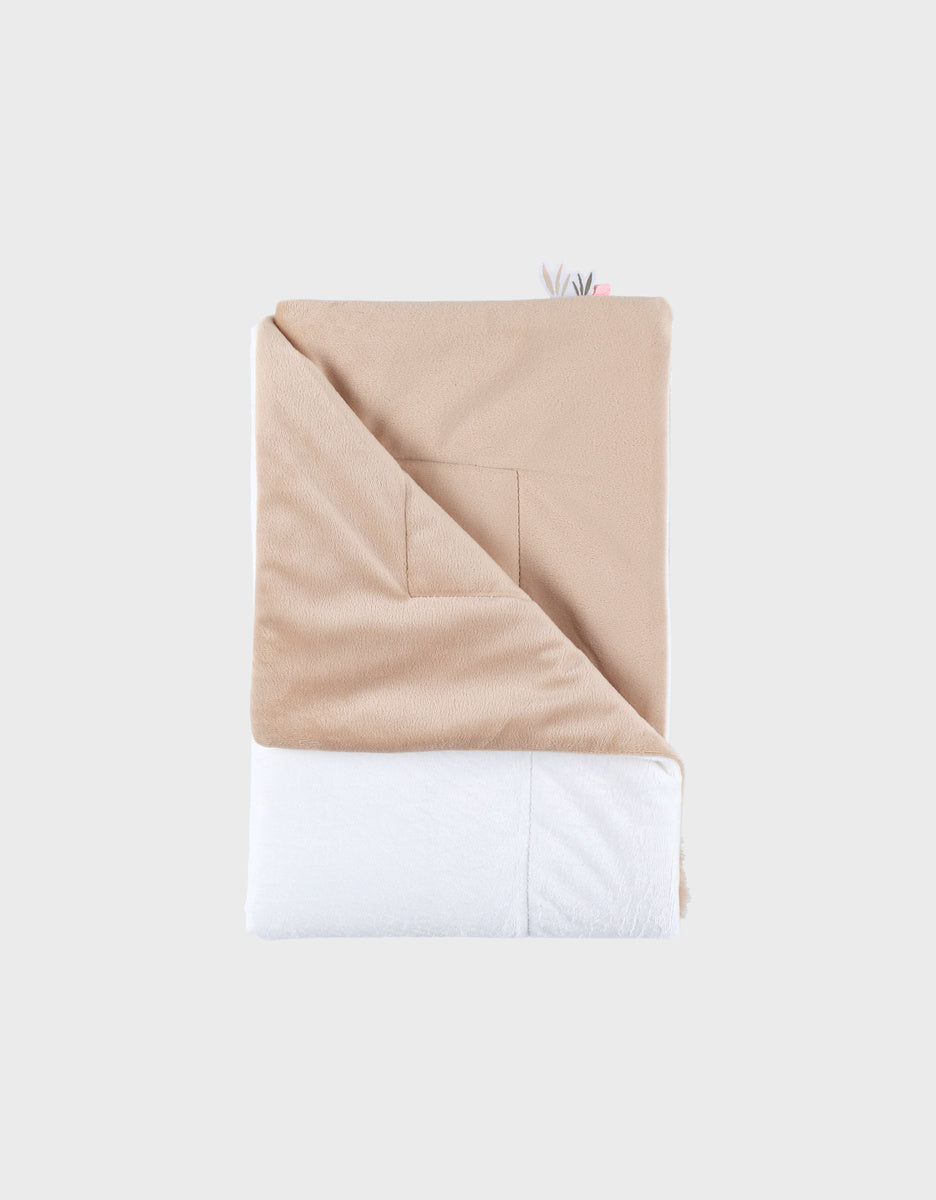 Couverture brodée écrue 75x100 cm en Veloudoux