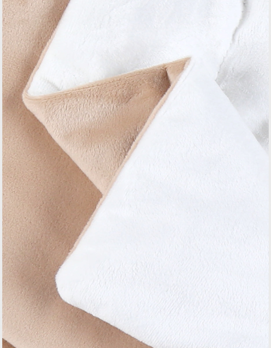 Couverture brodée écrue 75x100 cm en Veloudoux