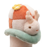 Hochet bébé coccinelle Pretty Picnic en bouclette et velours. Léger, doux et sonore, idéal pour l’éveil sensoriel dès la naissance.