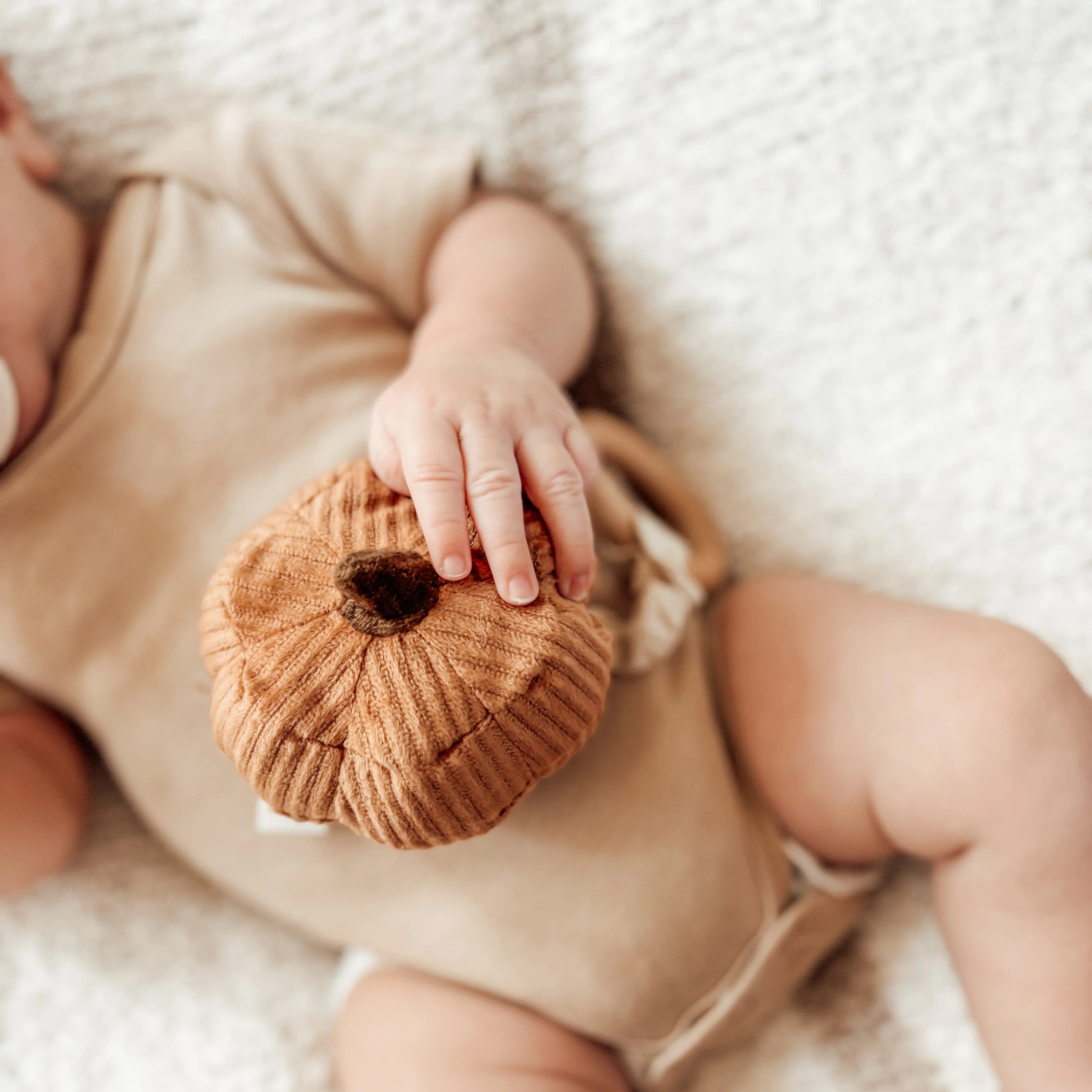 Hochet citrouille Little Lamb Kind