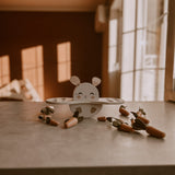 Offrez à votre enfant l’Échelle de Lapin 🐇, un puzzle en bois Montessori sûr et éducatif pour développer motricité, équilibre et créativité dès 3 ans.