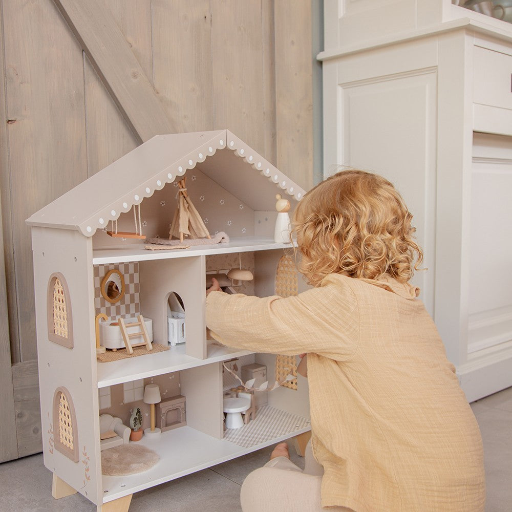 Maison de poupées en bois – Nougat avec accessoires et poupées