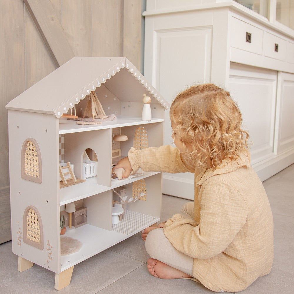 Maison de poupées en bois – Nougat avec accessoires et poupées