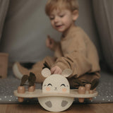 Offrez à votre enfant l’Échelle de Lapin 🐇, un puzzle en bois Montessori sûr et éducatif pour développer motricité, équilibre et créativité dès 3 ans.