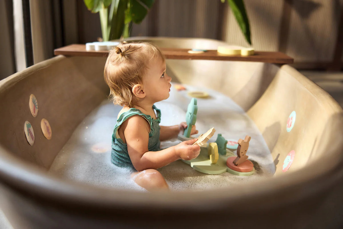 Jeu de bain memory kangourou pour bébé dès 18 mois. Cartes en mousse flottantes, éducatives et ludiques pour développer mémoire et concentration à l’heure du bain.