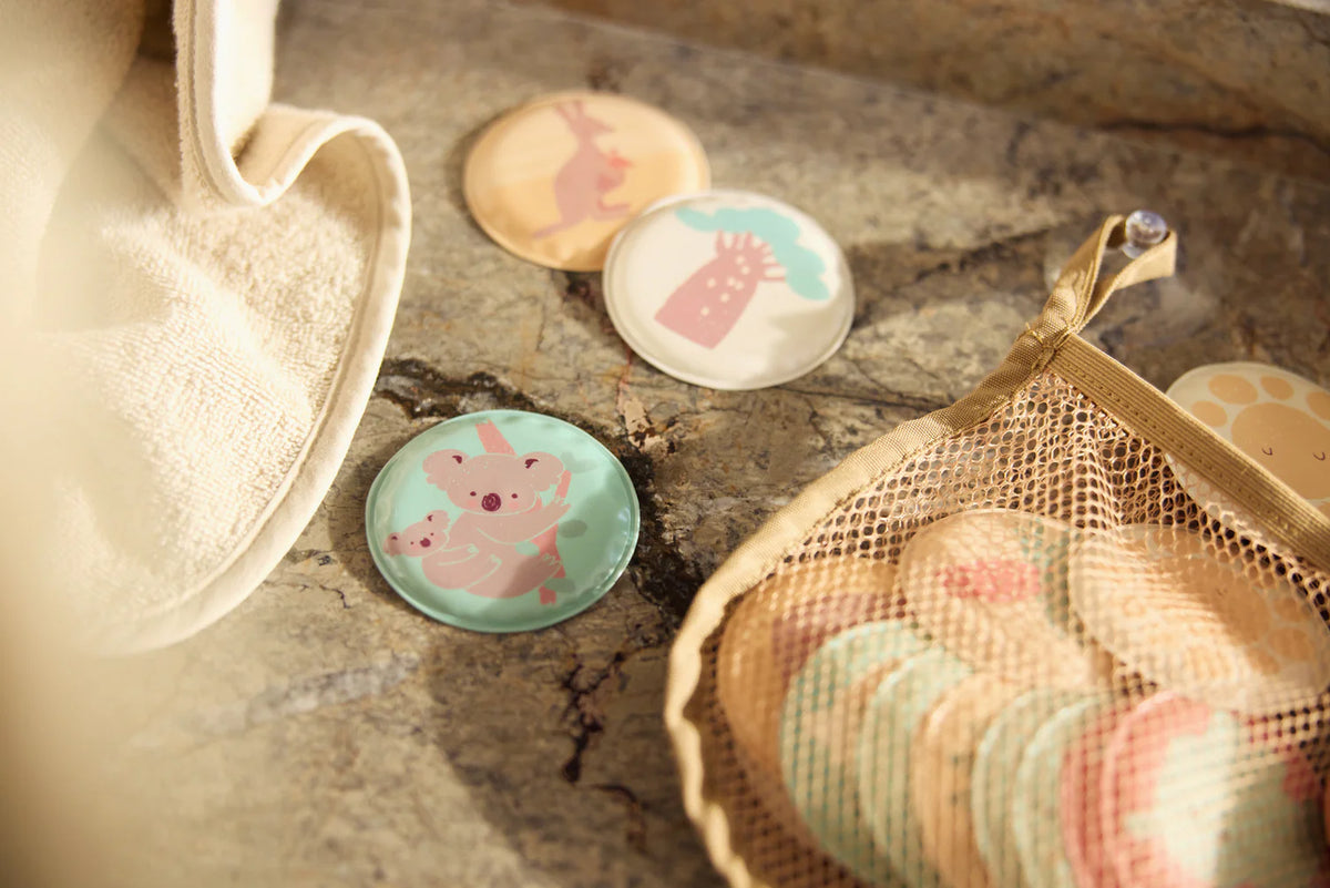 Jeu de bain memory kangourou pour bébé dès 18 mois. Cartes en mousse flottantes, éducatives et ludiques pour développer mémoire et concentration à l’heure du bain.