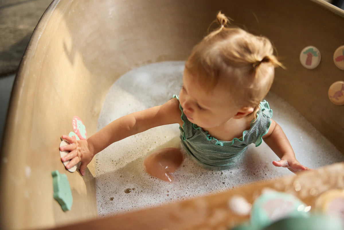 Jeu de bain memory kangourou pour bébé dès 18 mois. Cartes en mousse flottantes, éducatives et ludiques pour développer mémoire et concentration à l’heure du bain.