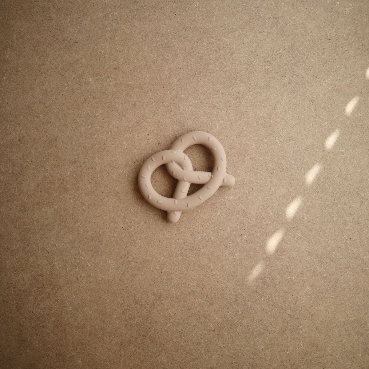 Anneau de dentition bretzel mushie