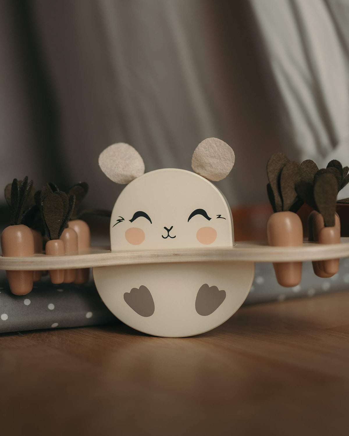 Offrez à votre enfant l’Échelle de Lapin 🐇, un puzzle en bois Montessori sûr et éducatif pour développer motricité, équilibre et créativité dès 3 ans.