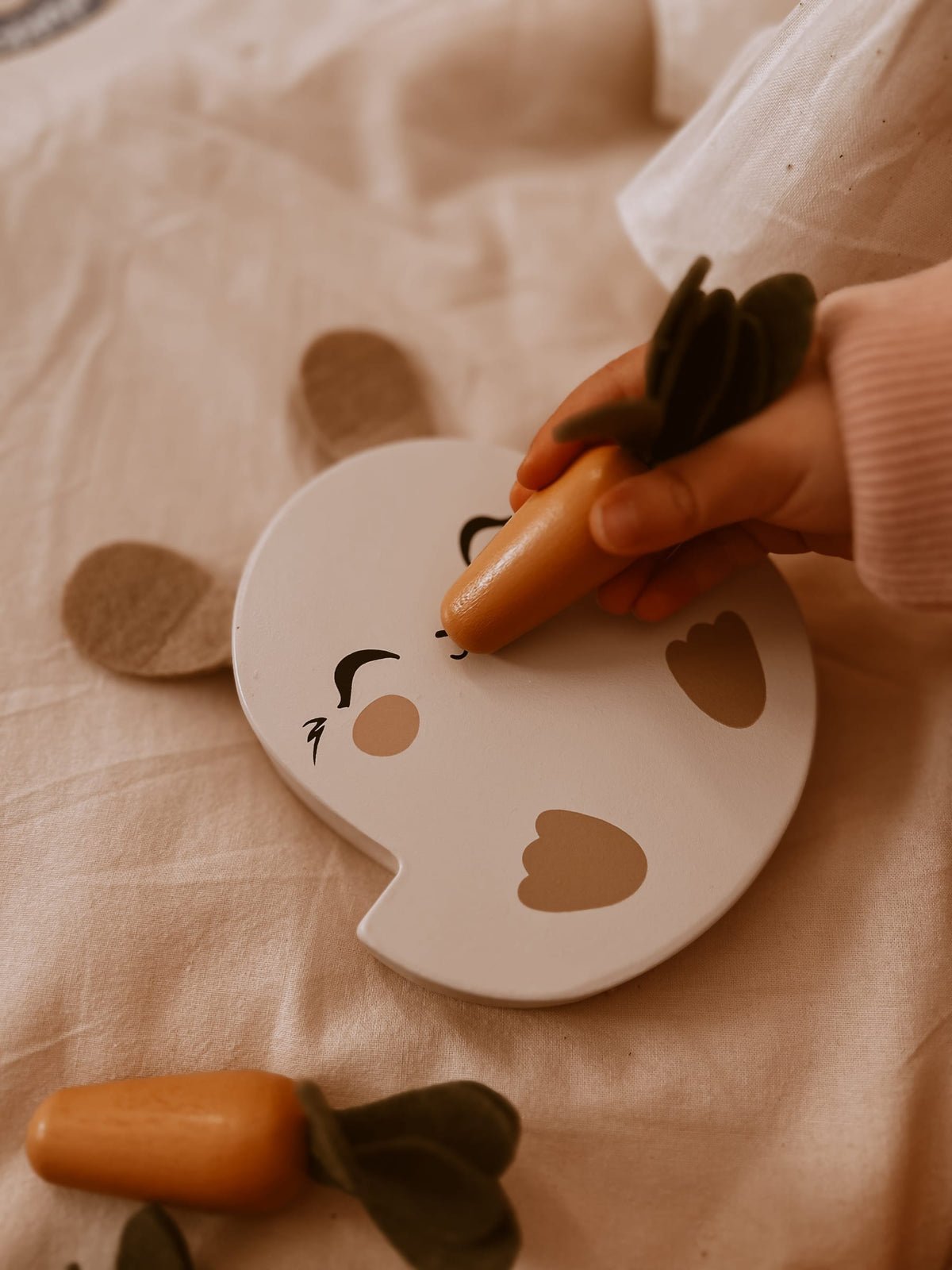 Offrez à votre enfant l’Échelle de Lapin 🐇, un puzzle en bois Montessori sûr et éducatif pour développer motricité, équilibre et créativité dès 3 ans.