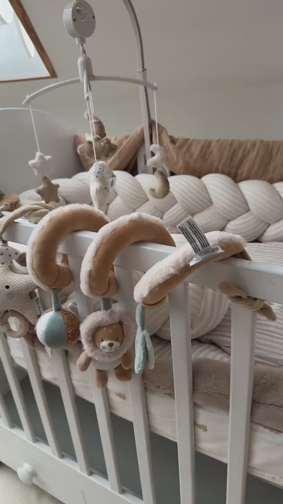 spirale d'activité pour l'éveil de bébé marque nattou boutique pour bébé petit coeur salé