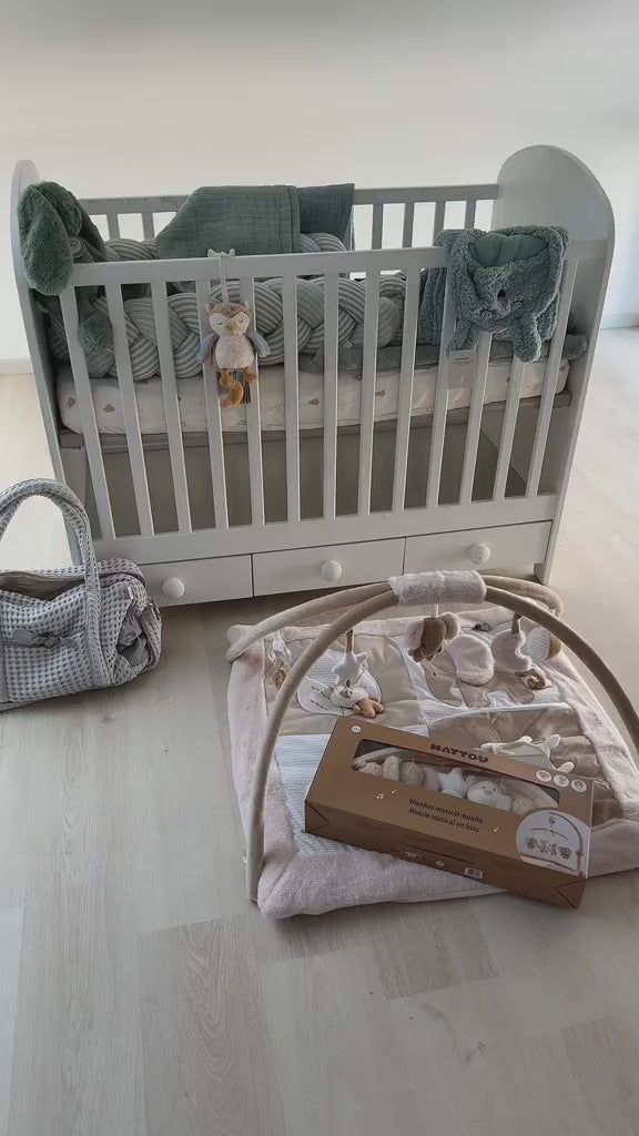 mobile pour bébé idéal pour la chambre pour votre liste de naissance marque nattou boutique pour bébé petit coeur salé