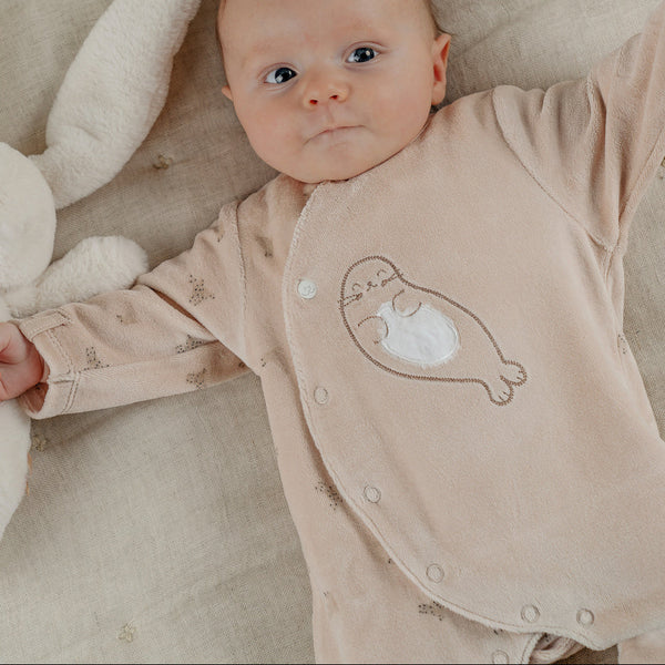 Pyjama bébé écru en velours avec broderie phoques NOUKIES