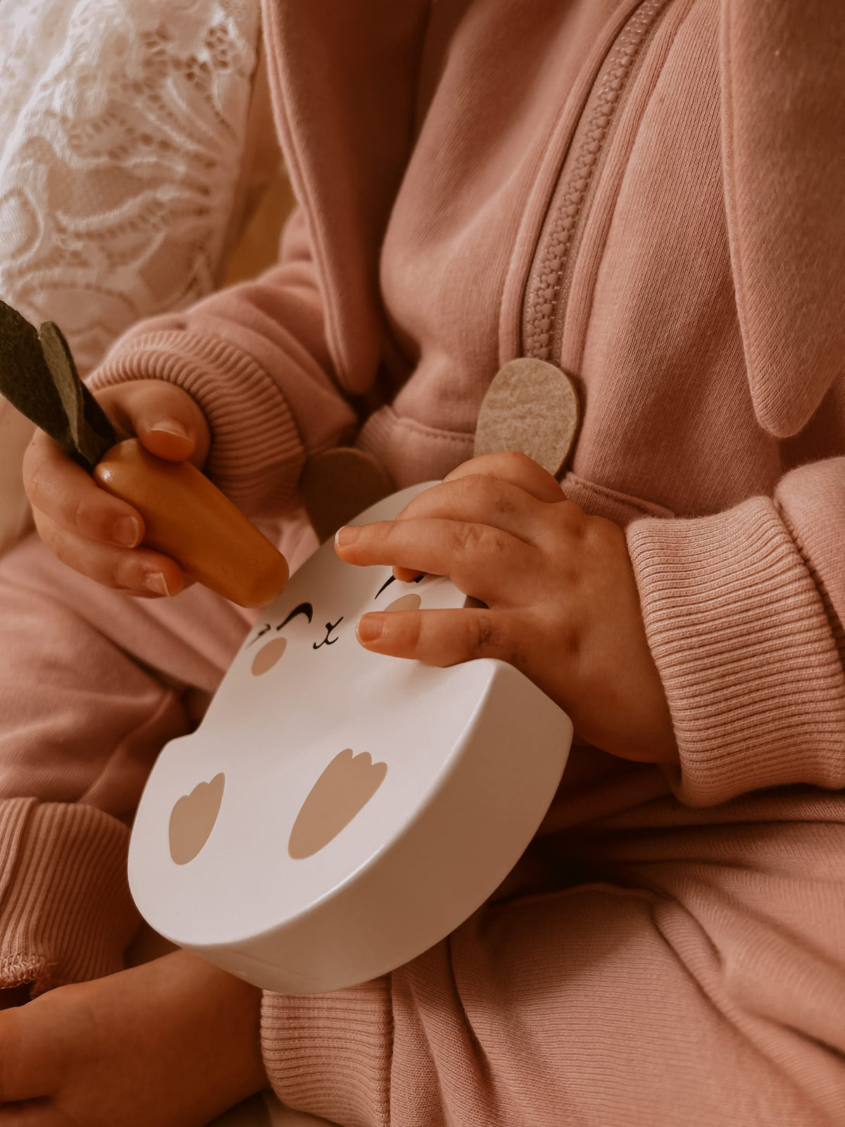 Offrez à votre enfant l’Échelle de Lapin 🐇, un puzzle en bois Montessori sûr et éducatif pour développer motricité, équilibre et créativité dès 3 ans.