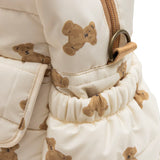 Sac à langer spacieux et déperlant avec tapis à langer nomade inclus. Pratique, élégant et idéal pour les sorties avec bébé. Essentiel à retrouver dans la boutique bébé spécialisée petit coeur salé