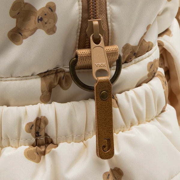 Sac à langer spacieux et déperlant avec tapis à langer nomade inclus. Pratique, élégant et idéal pour les sorties avec bébé. Essentiel à retrouver dans la boutique bébé spécialisée petit coeur salé