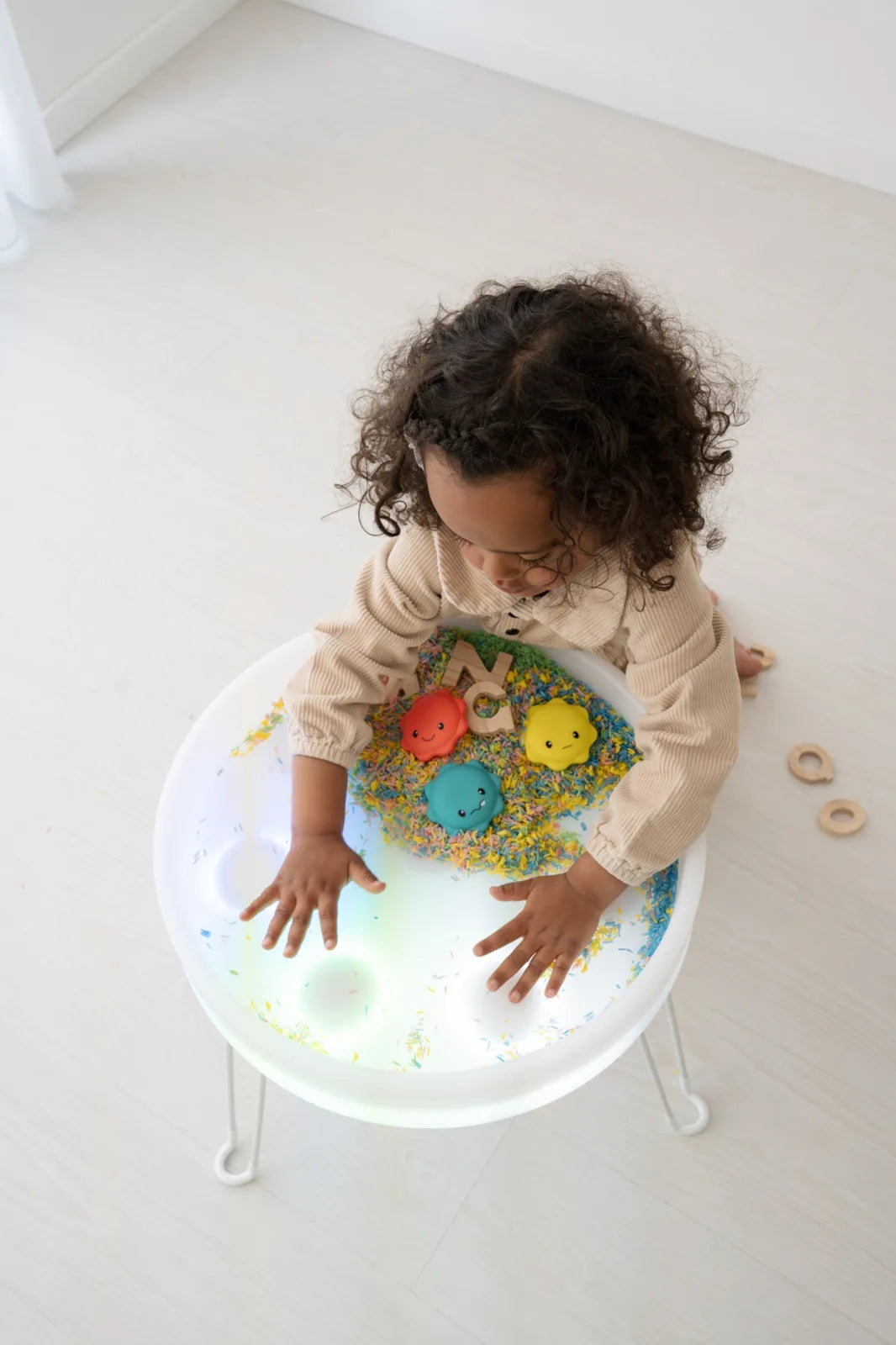 Table Sensorielle Lumineuse Lumi'Sense – 8 Couleurs LED – Crème ✨ BO JUNGLE