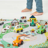 Explorez la campagne avec le tapis de jeu Cross Roads 🌾 ! Routes, animaux et fermes à découvrir dès 2 ans. Tapis antidérapant compatible avec les autres circuits de la collection.