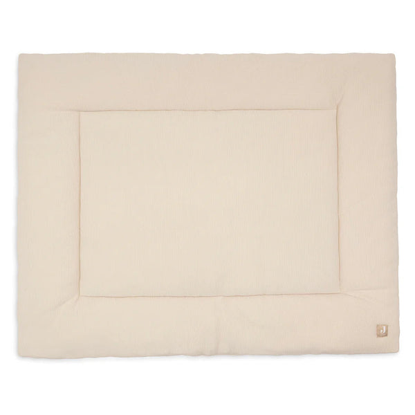 Tapis de parc bébé Little Waffle Warm Sand, doux, réversible et confortable. Idéal pour jouer, se reposer ou ramper. Texture gaufrée agréable et facile à entretenir.