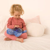 Veilleuse bébé Tranquil Turtle™ rechargeable : projections de vagues océaniques, bruits blancs, capteur de pleurs et minuterie. Idéale dès la naissance et parfaite comme cadeau de naissance.