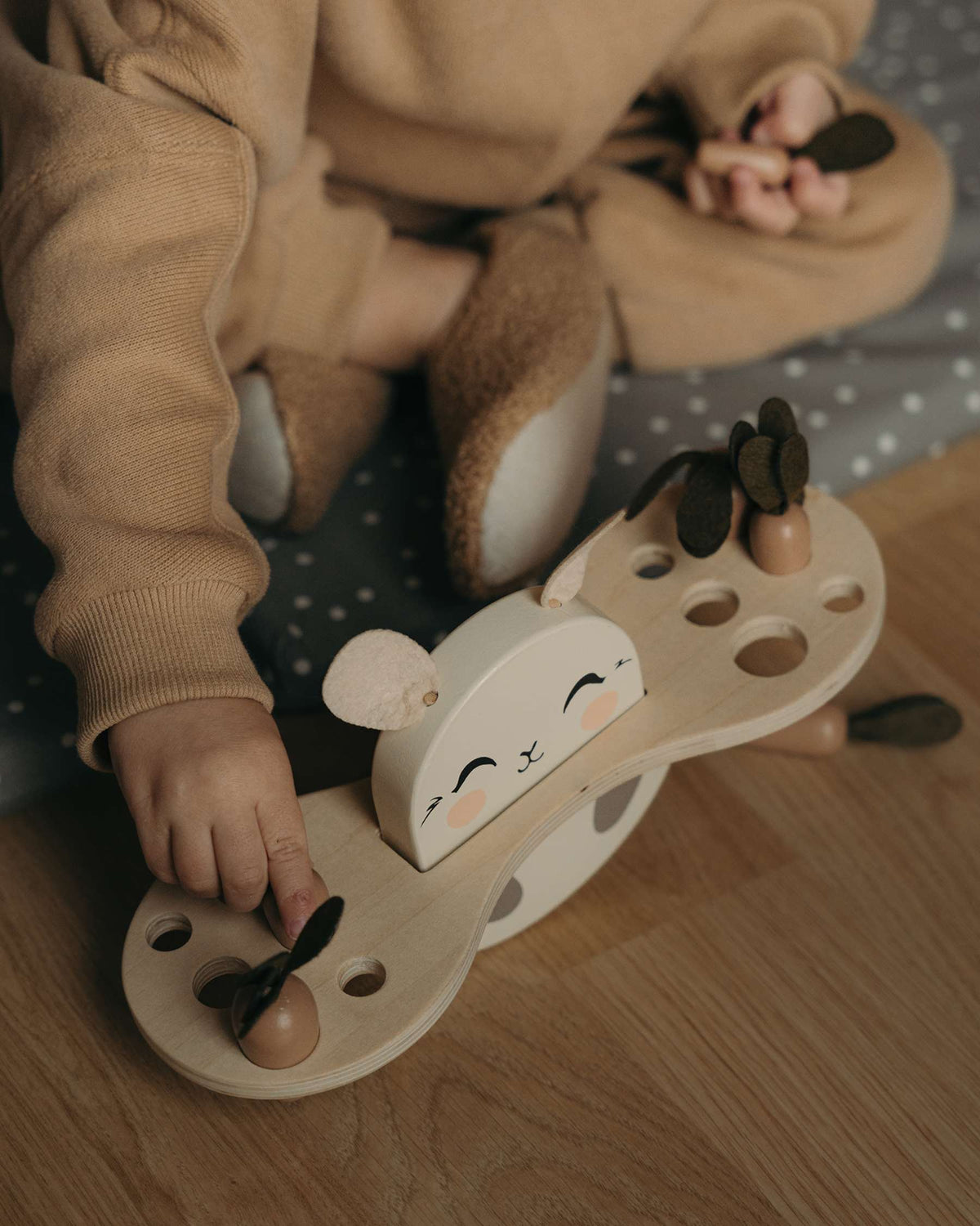 Offrez à votre enfant l’Échelle de Lapin 🐇, un puzzle en bois Montessori sûr et éducatif pour développer motricité, équilibre et créativité dès 3 ans.